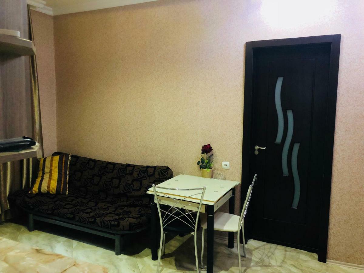 Giorgi Apartment Tiflis Exterior foto